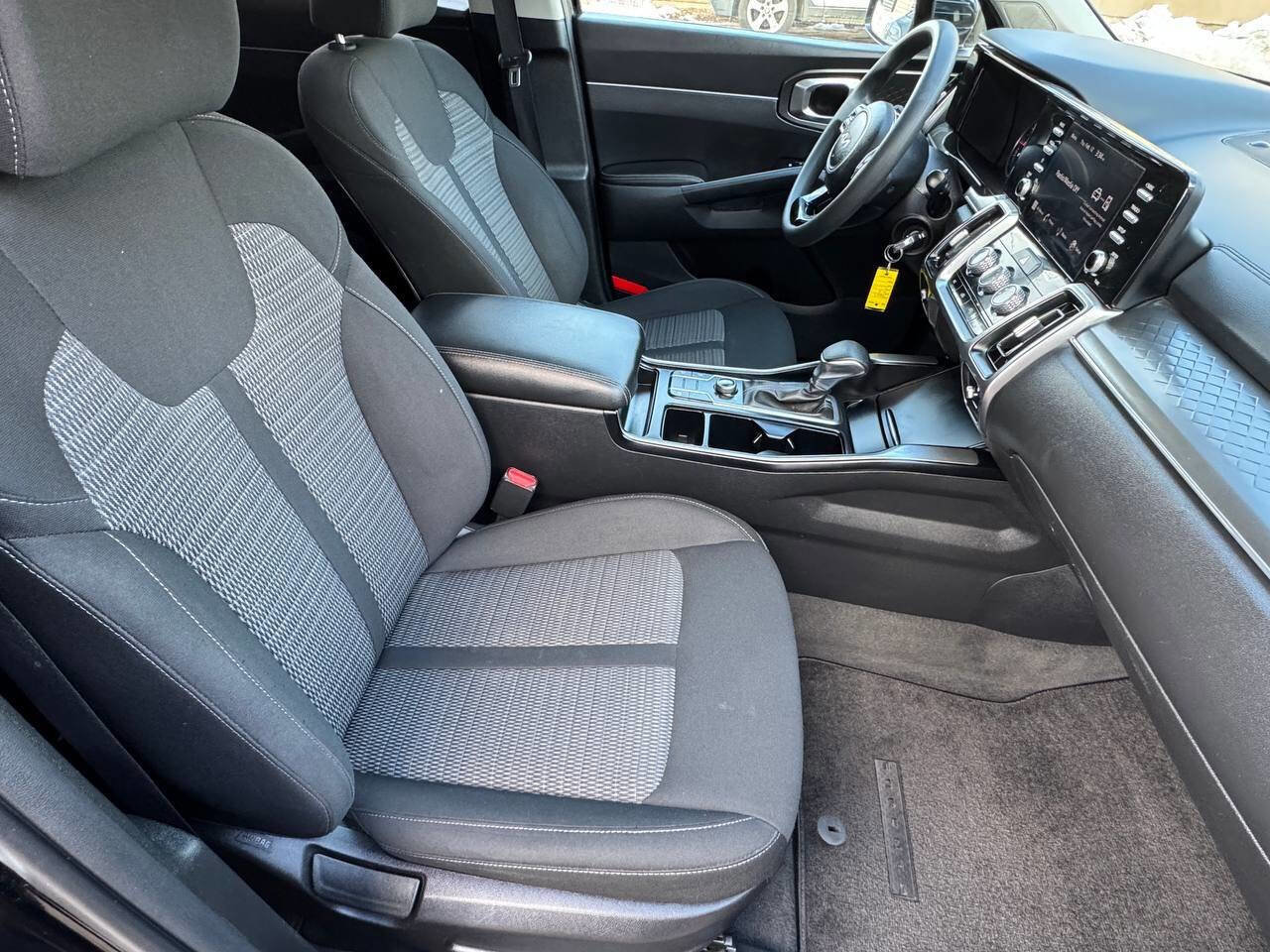 Used 2023 Kia Sorento LX image 23