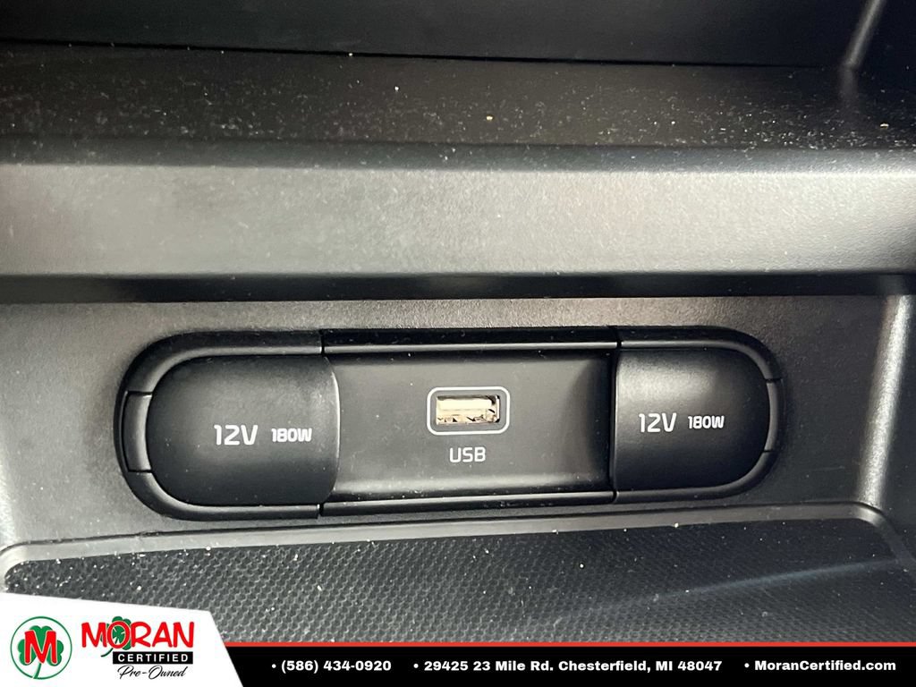 Used 2025 Kia Soul LX w/ LX Technology Package FWD image 22