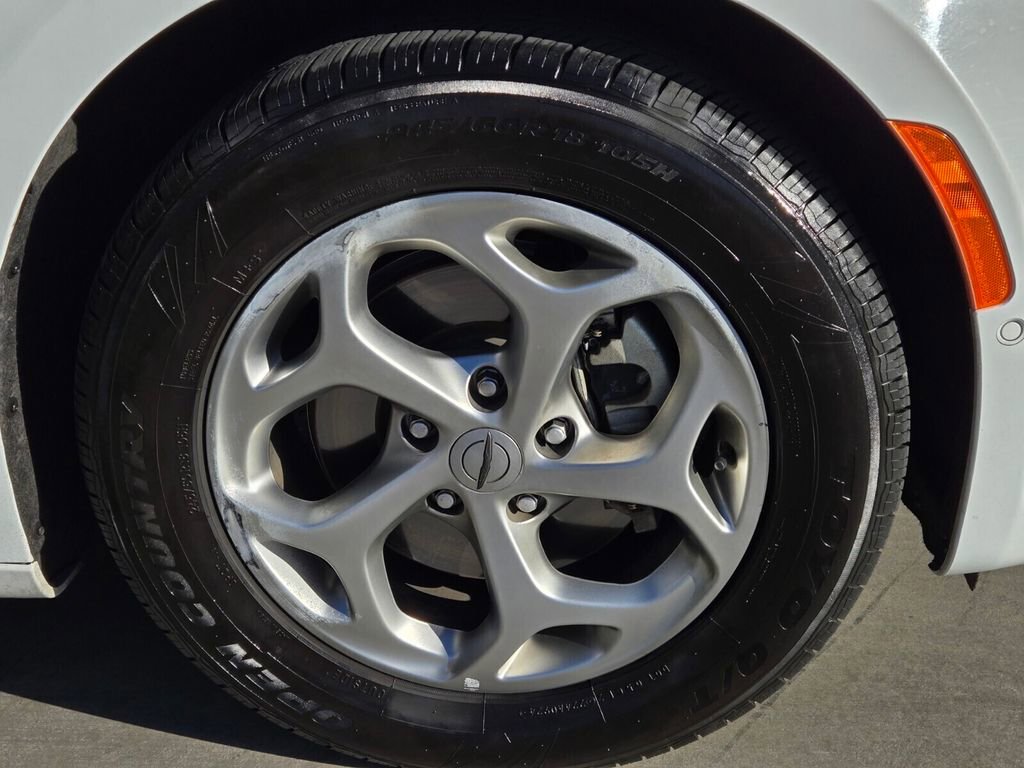 Used 2022 Chrysler Pacifica Limited image 7