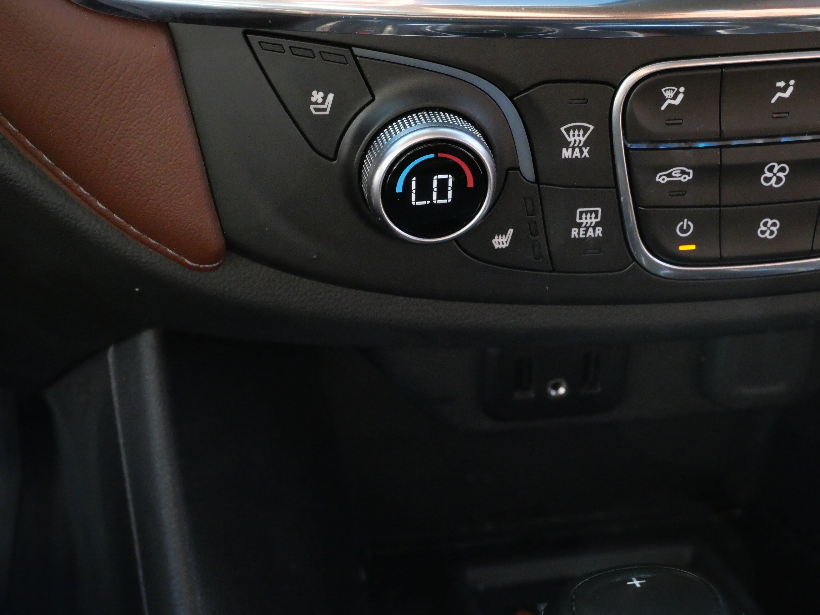 Used 2018 Chevrolet Traverse High Country AWD/4WD image 29