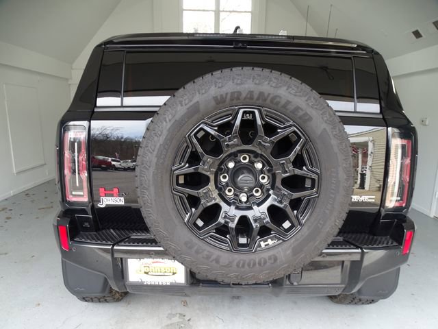 Used 2025 GMC Hummer EV 2X w/ LPO, Sport Package image 21