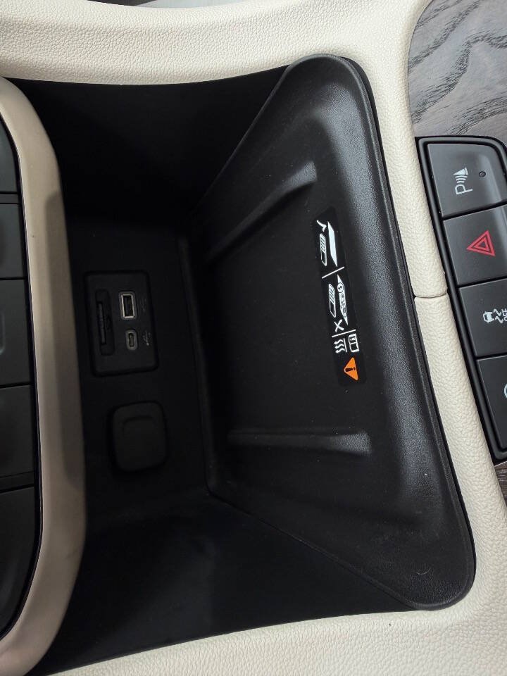 Used 2021 GMC Acadia Denali w/ Denali Ultimate Package AWD/4WD image 21