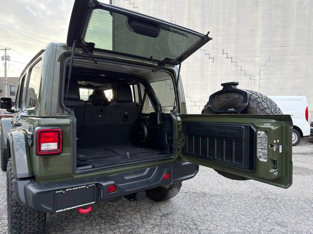 Used 2021 Jeep Wrangler Unlimited Rubicon AWD/4WD image 10