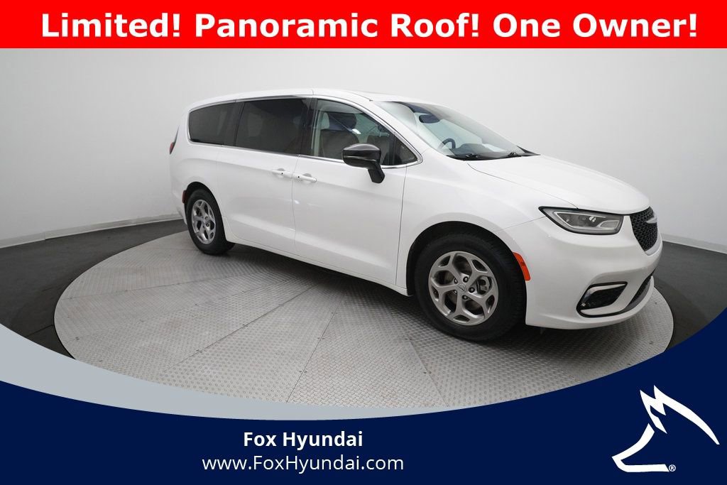 Used 2024 Chrysler Pacifica Limited image 13