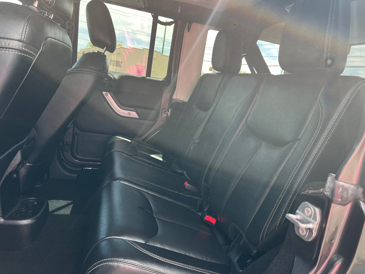 Used 2016 Jeep Wrangler Unlimited Rubicon AWD/4WD image 27