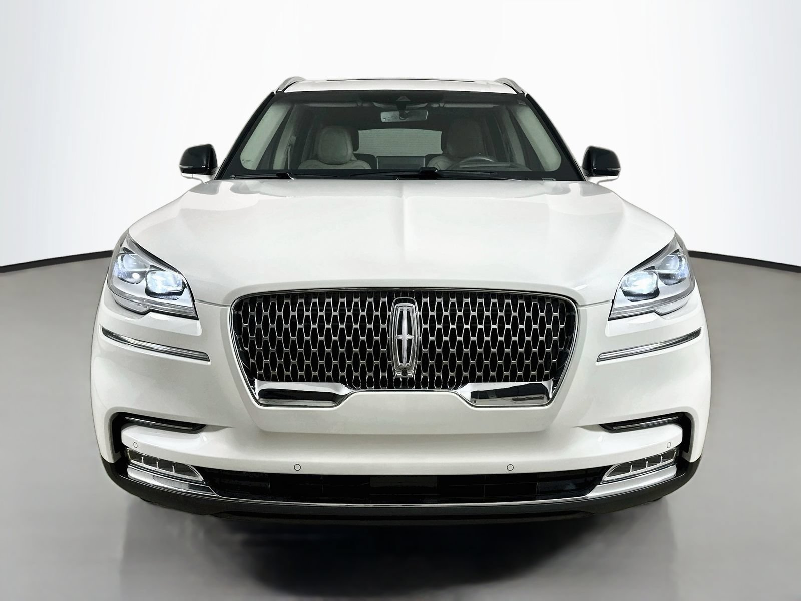 Used 2023 Lincoln Aviator Reserve w/ Equipment Group 201A AWD/4WD image 2