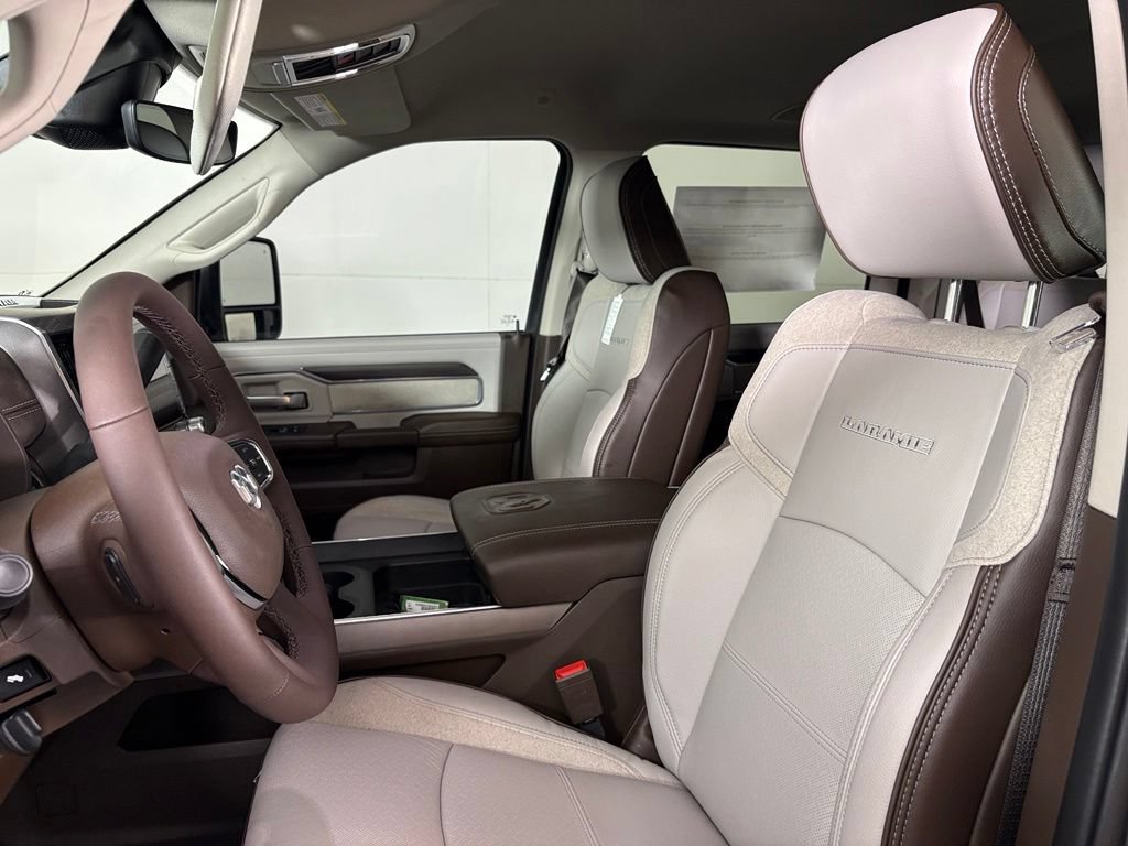 New 2026 RAM 2500 Laramie AWD/4WD image 18