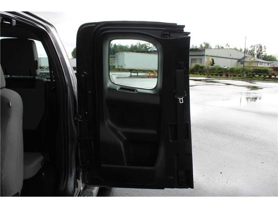 Used 2017 Toyota Tacoma SR5 RWD image 9