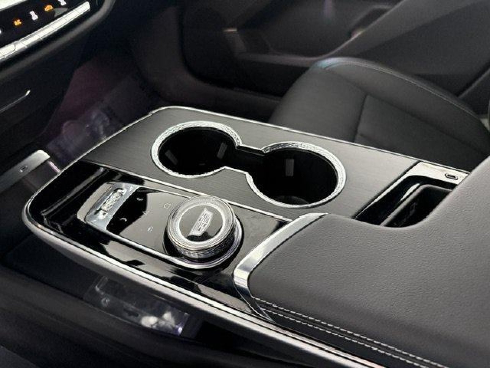 Used 2025 Cadillac Lyriq Luxury RWD image 13