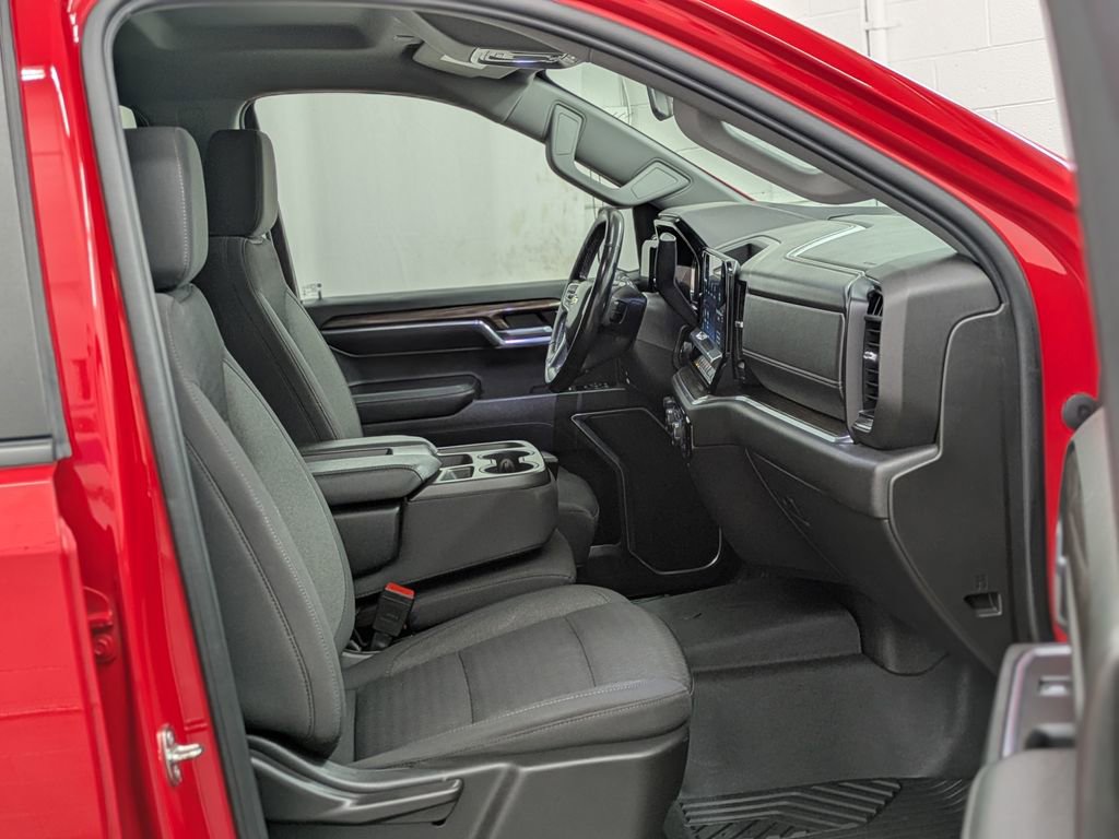 Used 2022 Chevrolet Silverado 1500 LT AWD/4WD image 30