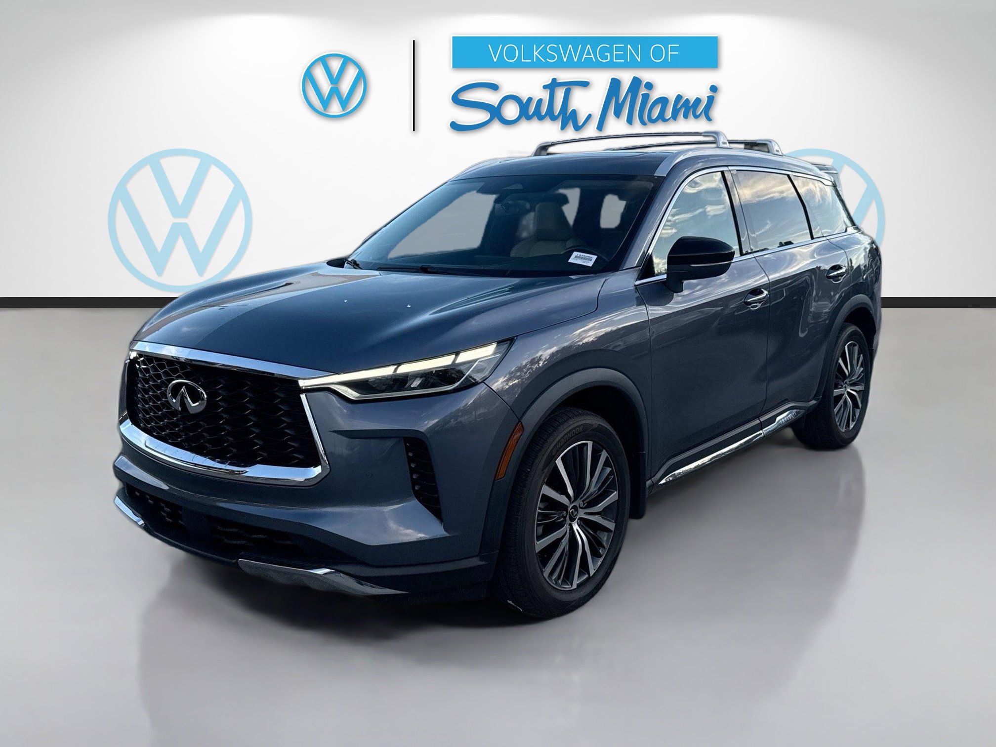 Used 2022 INFINITI QX60 Sensory w/ Cargo Package image 3