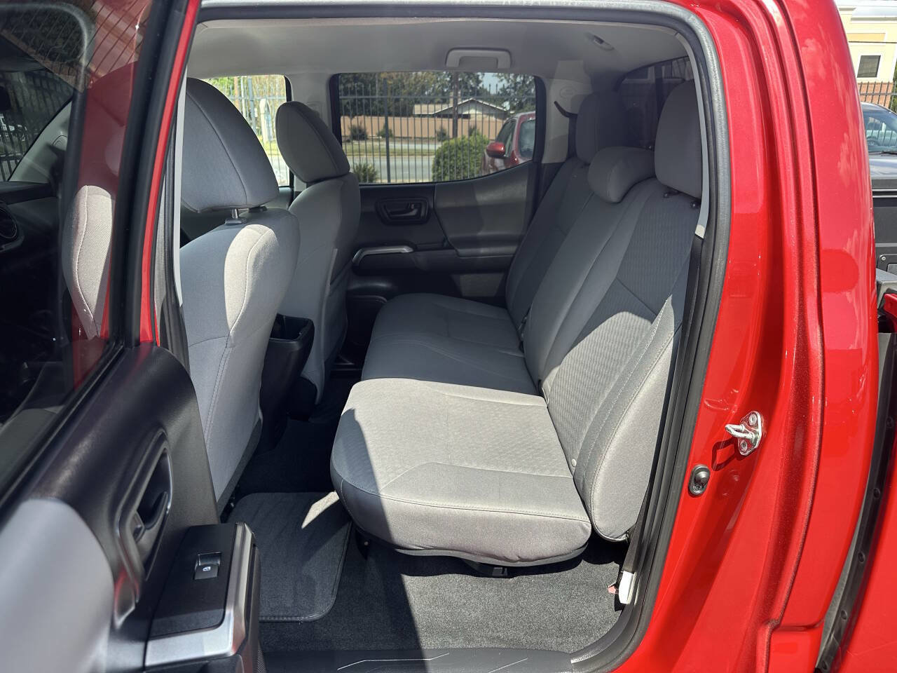 Used 2020 Toyota Tacoma SR5 image 13