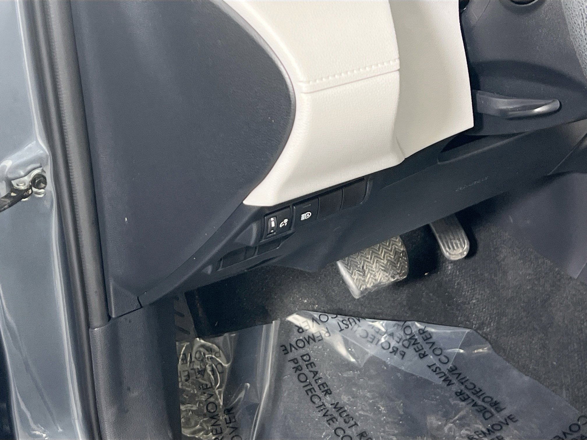 Used 2024 Toyota Corolla Cross L image 10