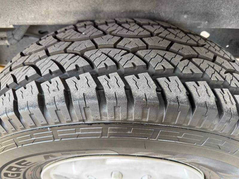 Used 2008 Ford E-350 and Econoline 350 XLT RWD image 21