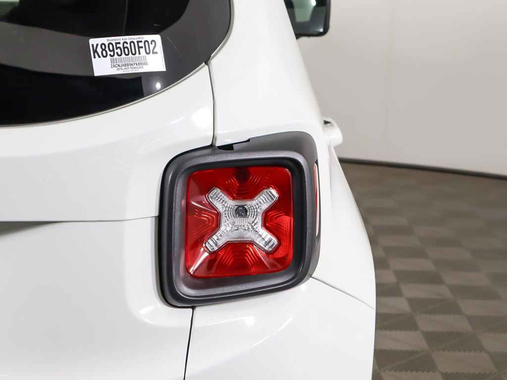 Used 2019 Jeep Renegade Latitude FWD image 13