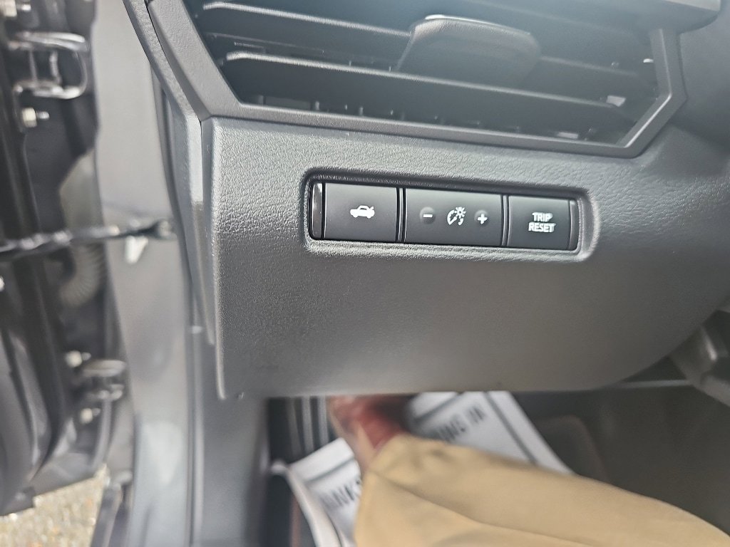 Used 2021 Nissan Altima 2.5 SR FWD image 11