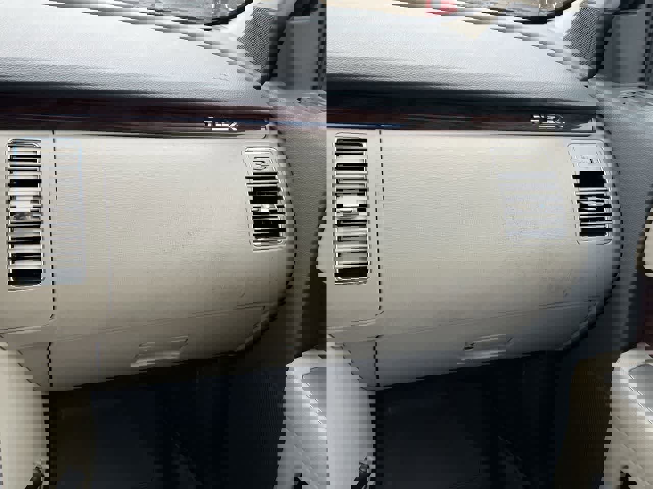 Used 2009 Ford Flex SEL image 16