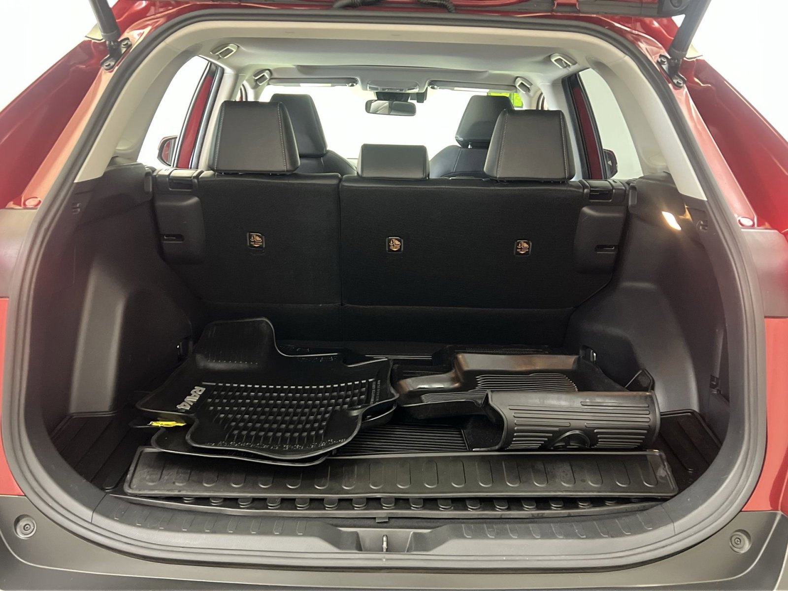 Used 2019 Toyota RAV4 XLE Premium w/ Cold Weather Package AWD/4WD image 25