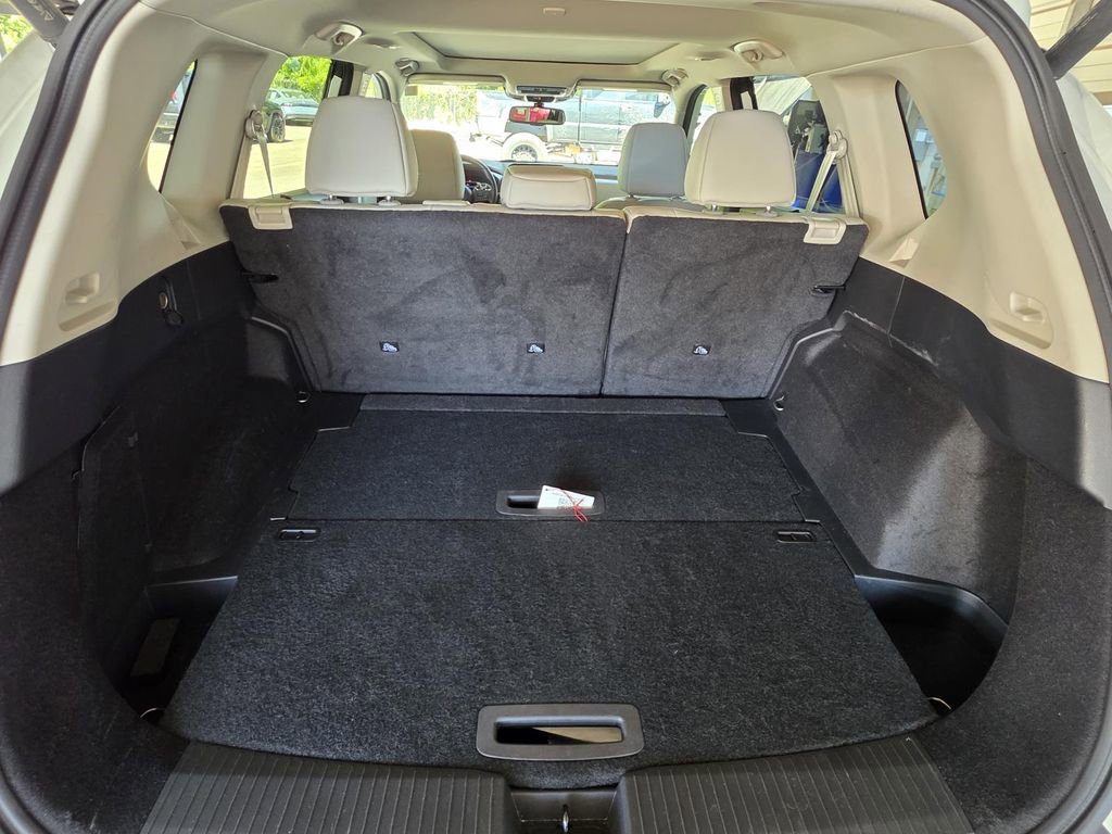 Used 2023 Nissan Rogue SL w/ SL Premium Package FWD image 15