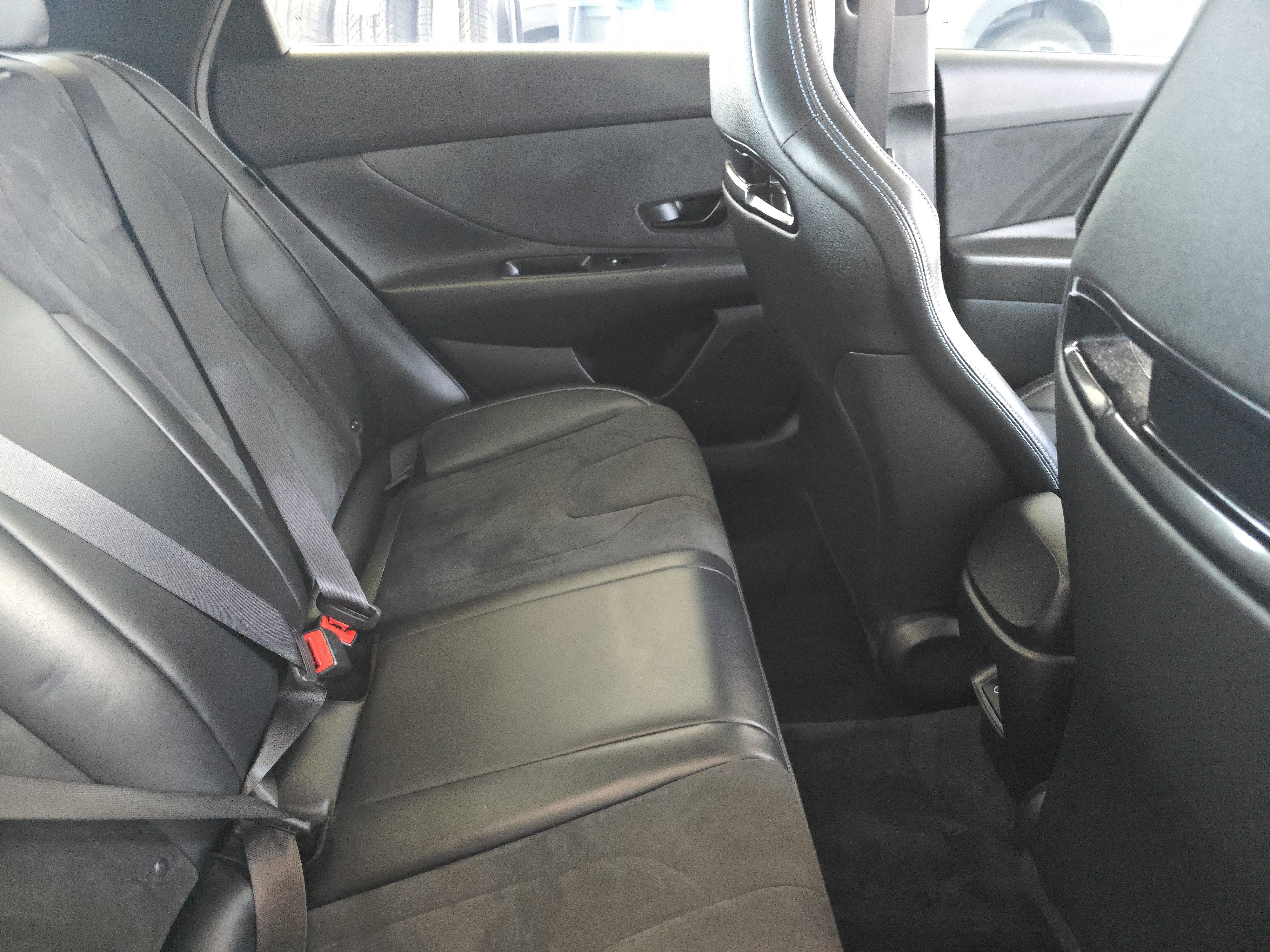 Used 2024 Hyundai Elantra N image 27