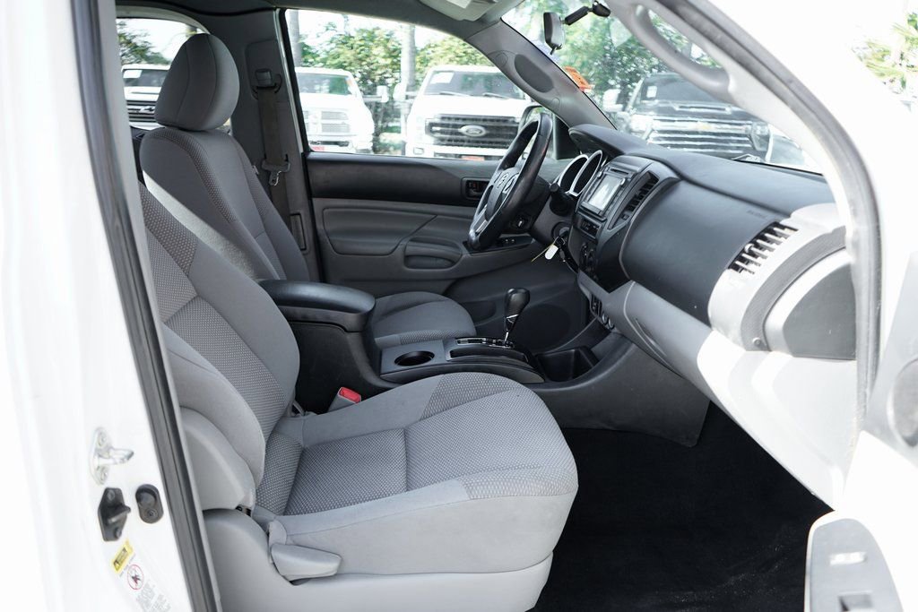 Used 2014 Toyota Tacoma 2WD Access Cab w/ Convenience Package image 33