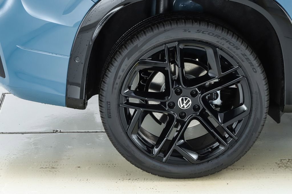 New 2026 Volkswagen Tiguan SE R-Line image 13