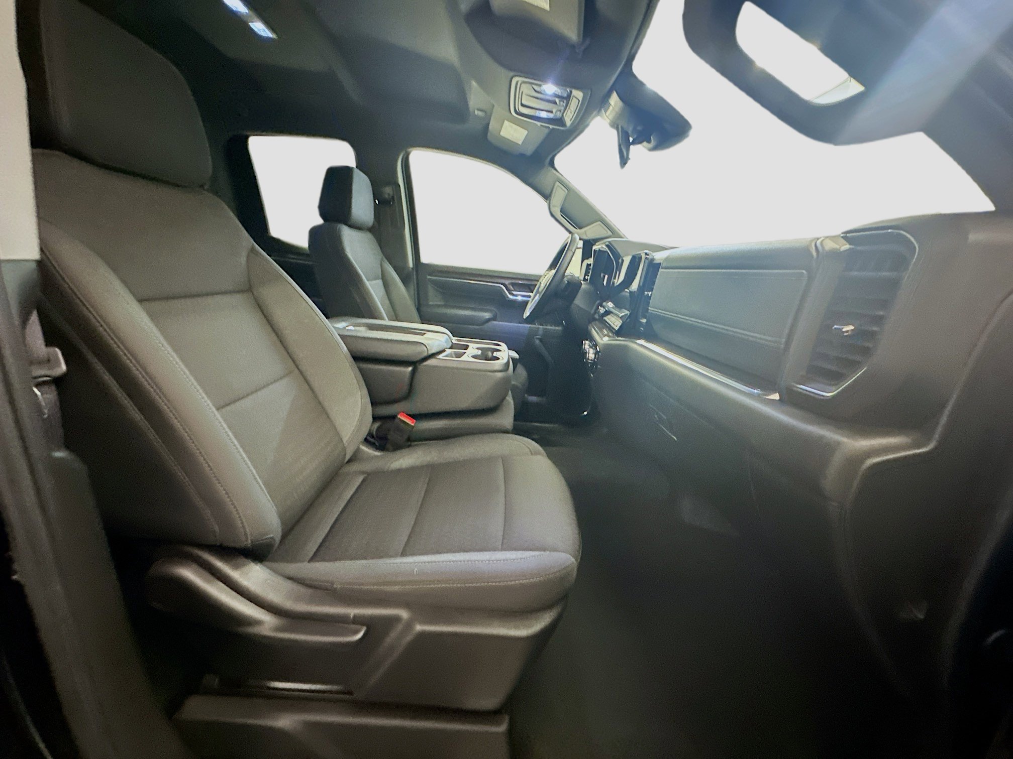 Used 2024 GMC Sierra 1500 Elevation image 32