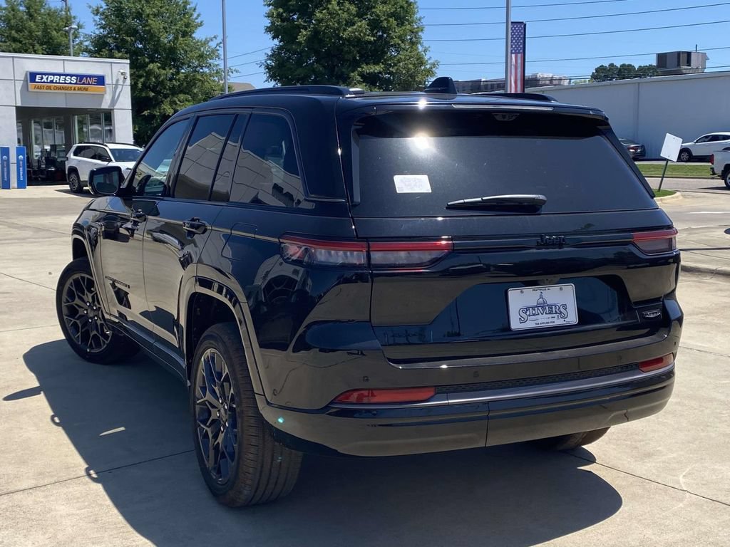New 2026 Jeep Grand Cherokee Summit w/ Obsidian Package AWD/4WD image 4