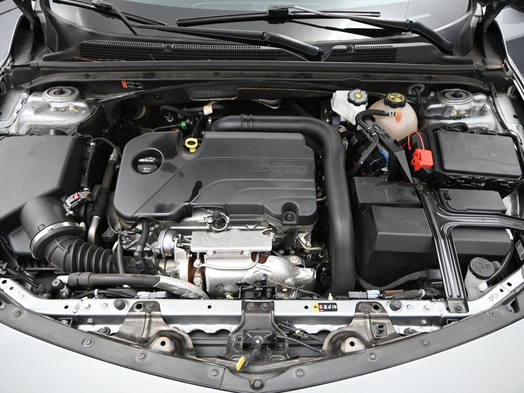 Used 2023 Chevrolet Malibu LT image 11