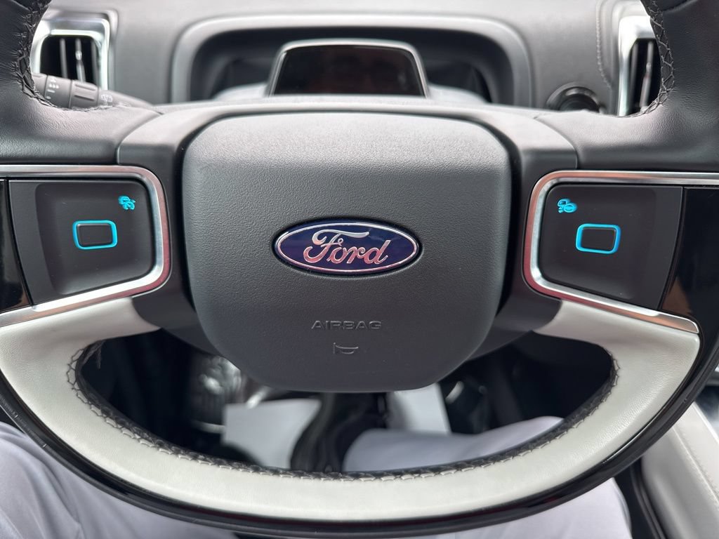 Used 2025 Ford Expedition Max Platinum AWD/4WD image 14