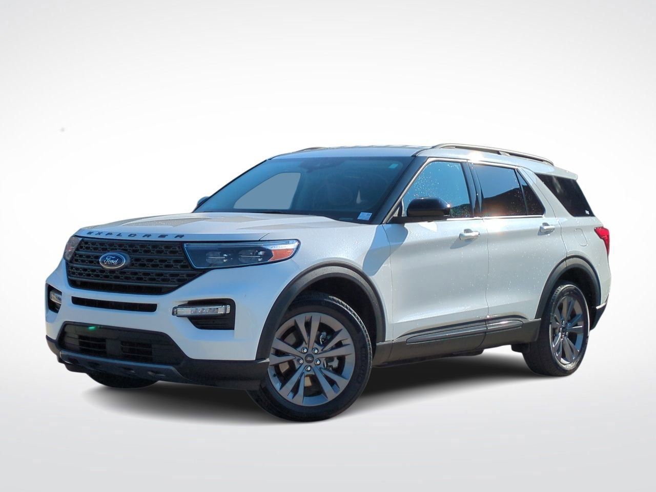 Certified 2022 Ford Explorer XLT w/ Equipment Group 202A
