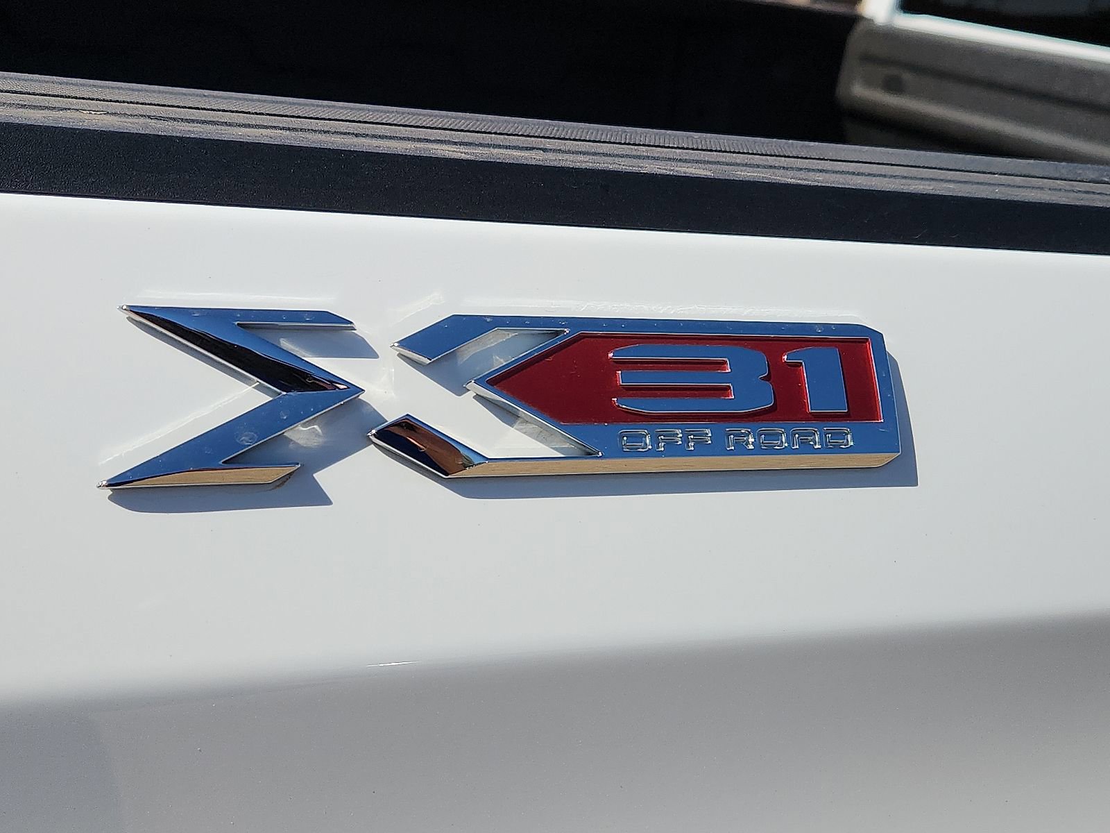 Used 2025 GMC Sierra 1500 SLT image 9