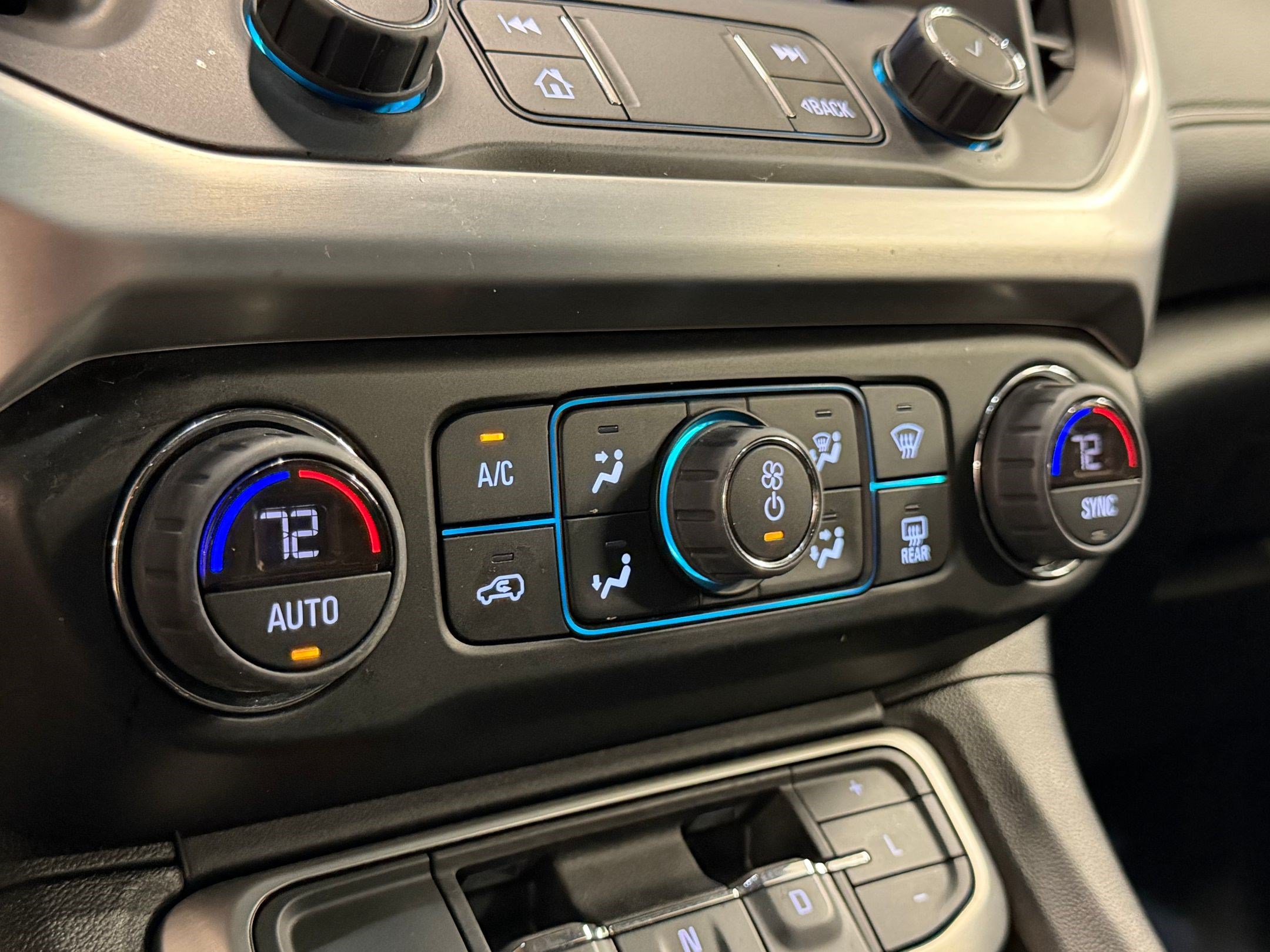 Used 2023 GMC Acadia SLT w/ Elevation Edition AWD/4WD image 20