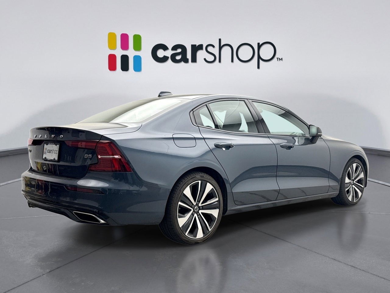 Used 2022 Volvo S60 B5 Momentum w/ Climate Package image 5