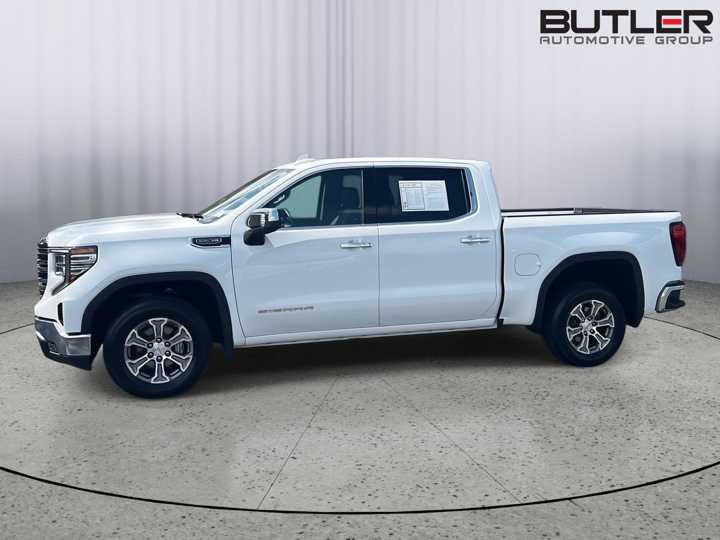 Used 2024 GMC Sierra 1500 SLT image 3