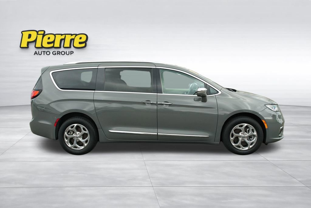 Used 2021 Chrysler Pacifica Limited w/ Premium & Safety Sphere Group AWD/4WD image 3