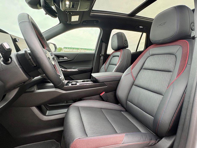 Used 2025 Chevrolet Equinox RS w/ Safety and Technology Package FWD image 31