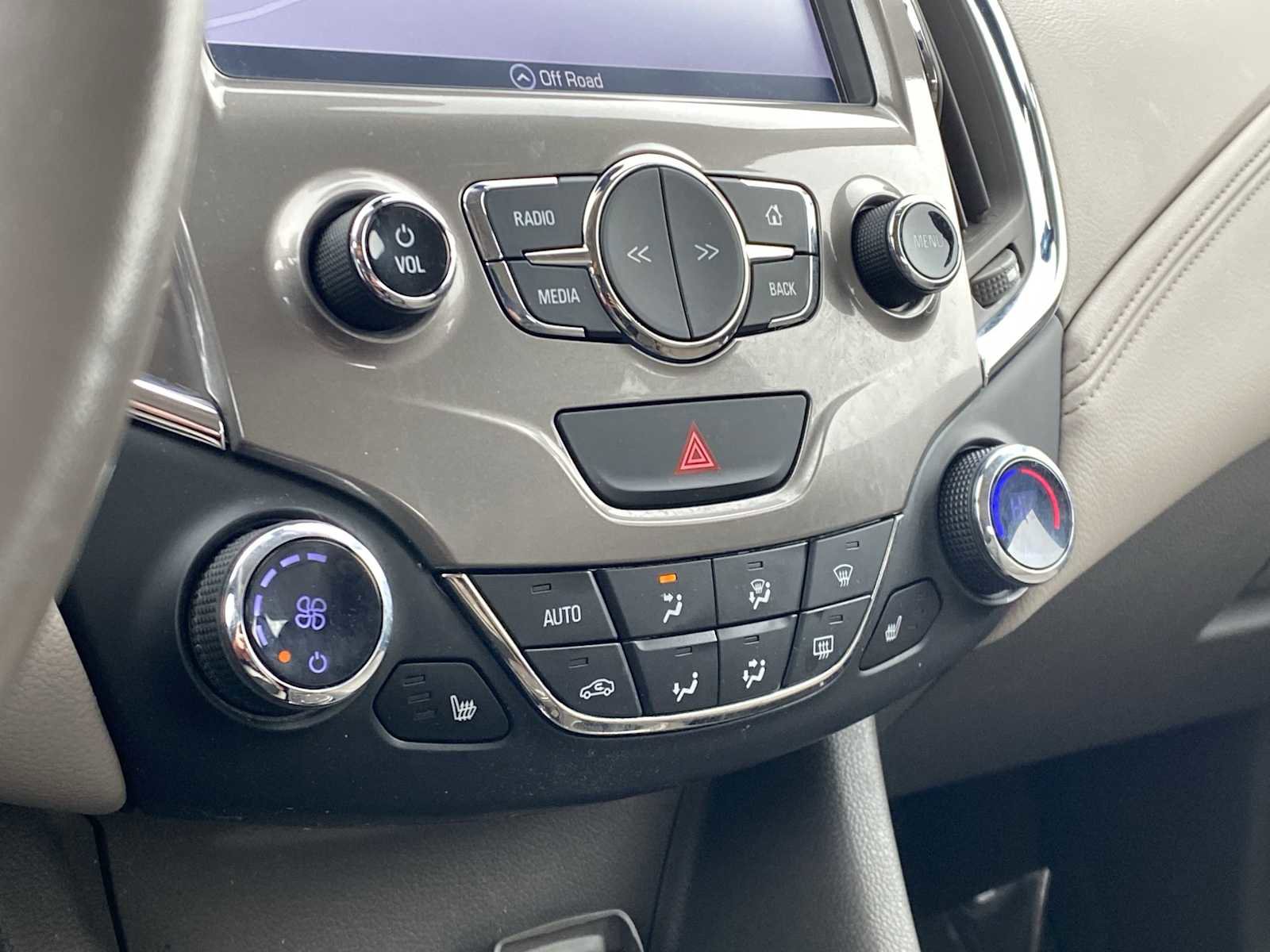 Used 2017 Chevrolet Cruze Premier image 26