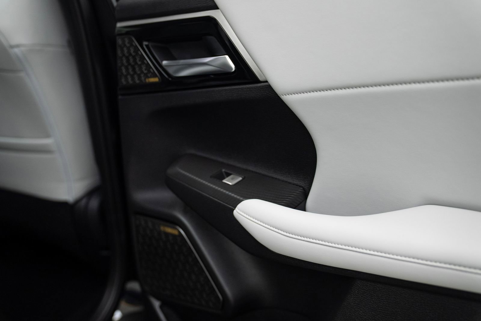 Used 2025 Mitsubishi Outlander SE image 29