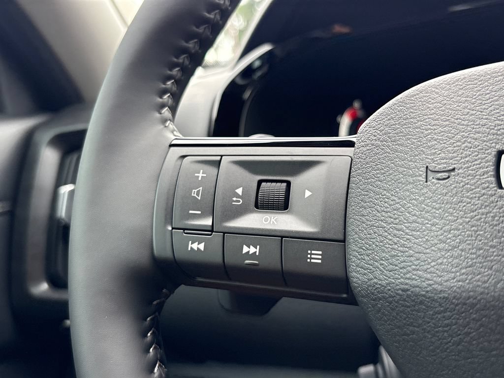 New 2026 Nissan Pathfinder Platinum FWD image 11