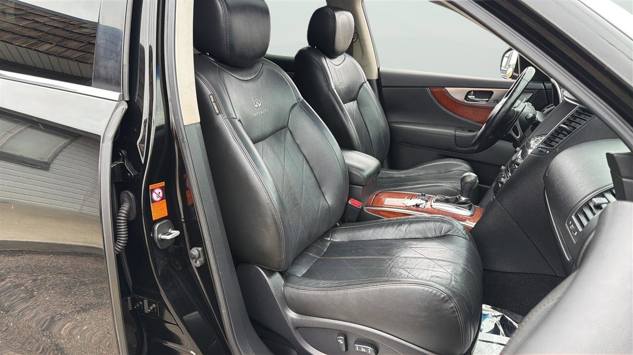 Used 2009 INFINITI FX35 2WD w/ Deluxe Touring Pkg image 14