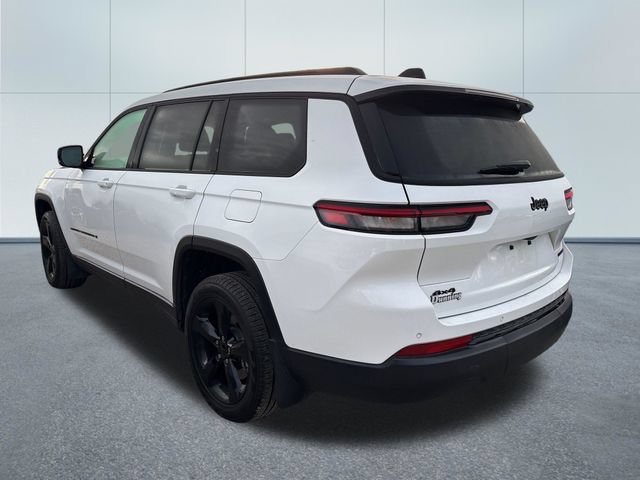 Used 2025 Jeep Grand Cherokee L Limited w/ Black Appearance Package AWD/4WD image 2