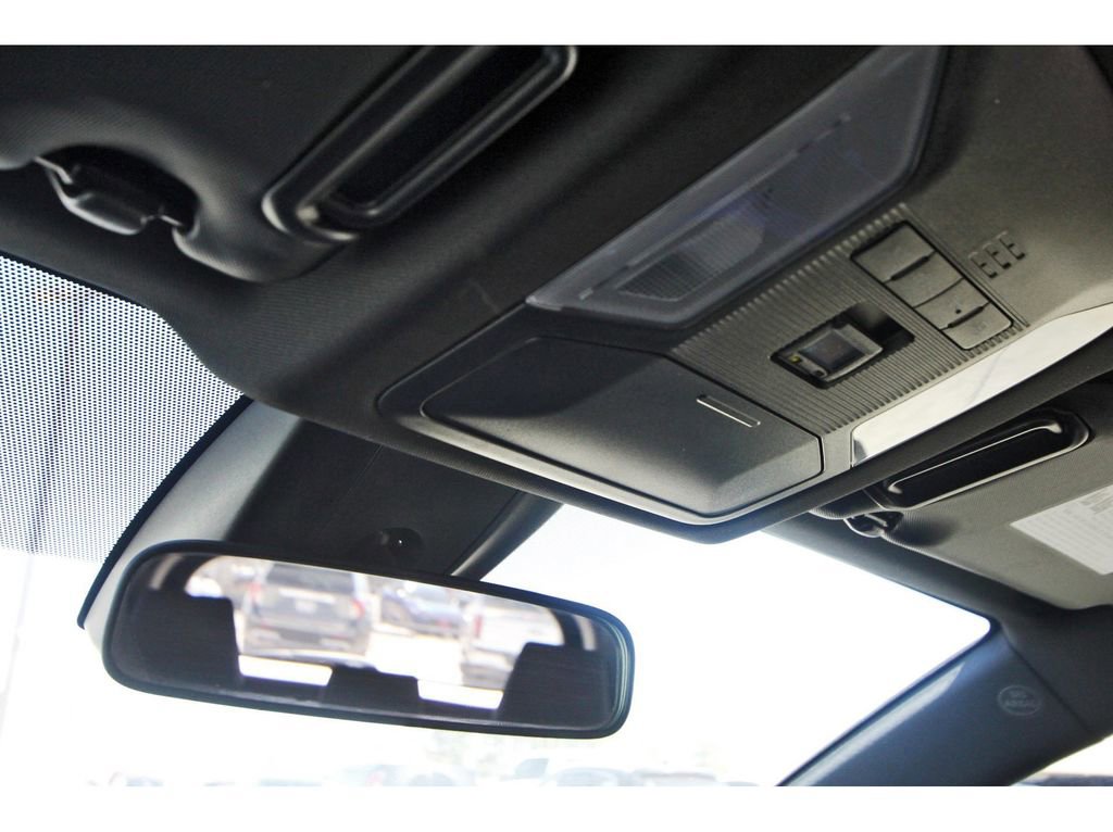 Used 2022 Toyota RAV4 SE image 24