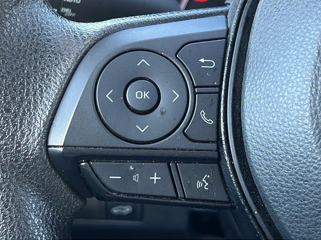 Used 2025 Toyota RAV4 XLE w/ Convenience Package FWD image 21