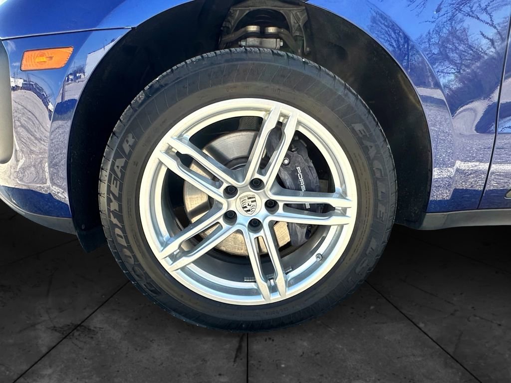 Used 2024 Porsche Macan AWD/4WD image 14
