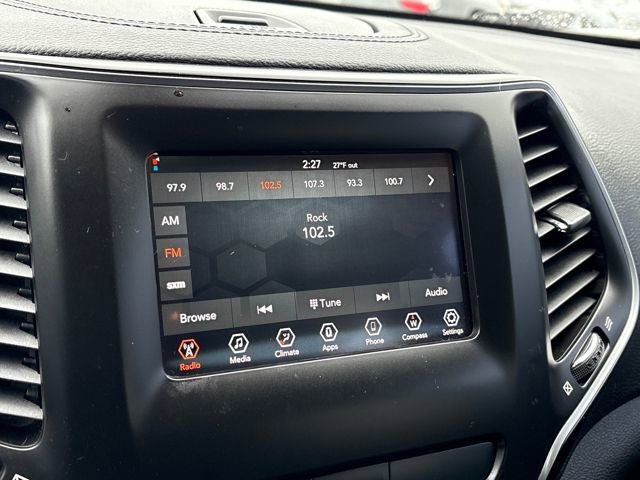 Used 2019 Jeep Cherokee Latitude Plus image 13