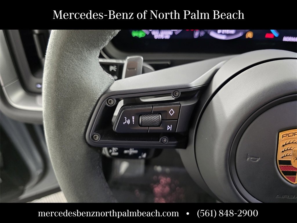 Used 2025 Porsche Cayenne GTS image 20