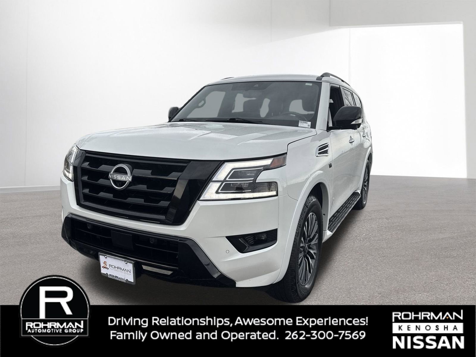 Used 2022 Nissan Armada SL w/ Midnight Edition Package image 2