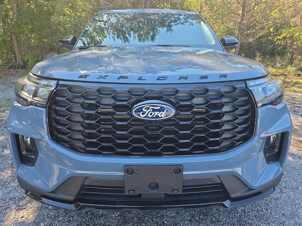 New 2027 Ford Explorer ST-Line w/ ST-Line Street Pack AWD/4WD image 2