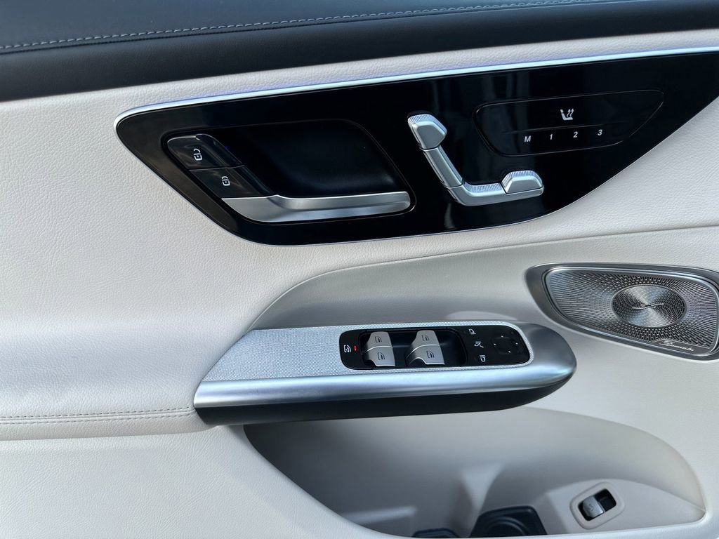 Used 2024 Mercedes-Benz GLC 300 image 10